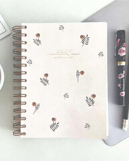 DENNÝ DIÁR 2025 - KRÉMOVÝ | Denník jednej duše